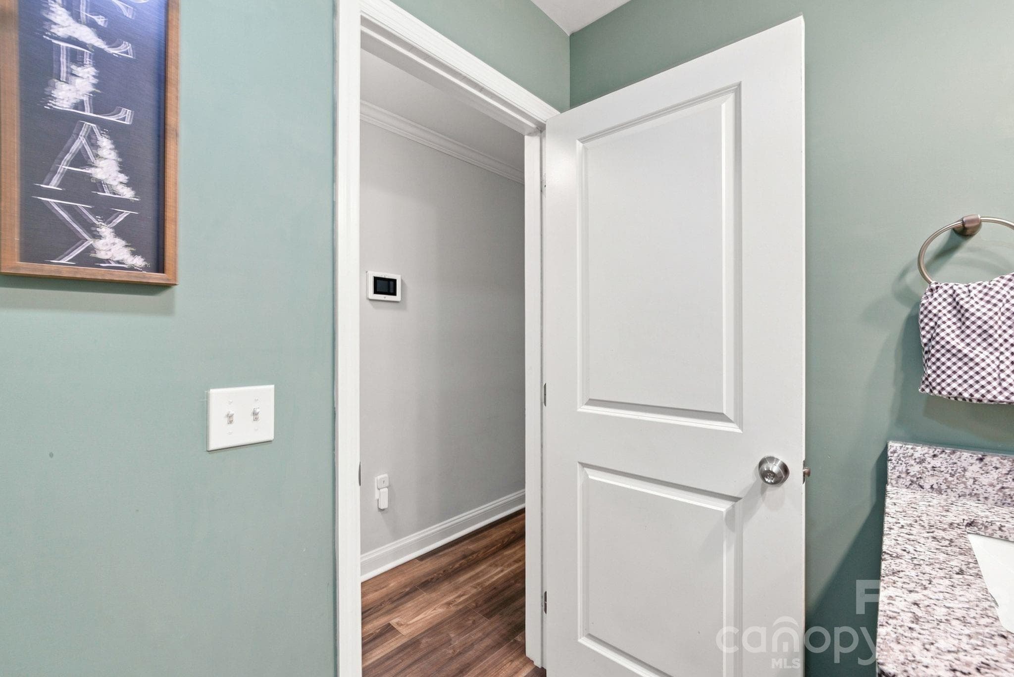 Single Family Residence at 1364 Stroupe Road, Lancaster, photo 16 of 30