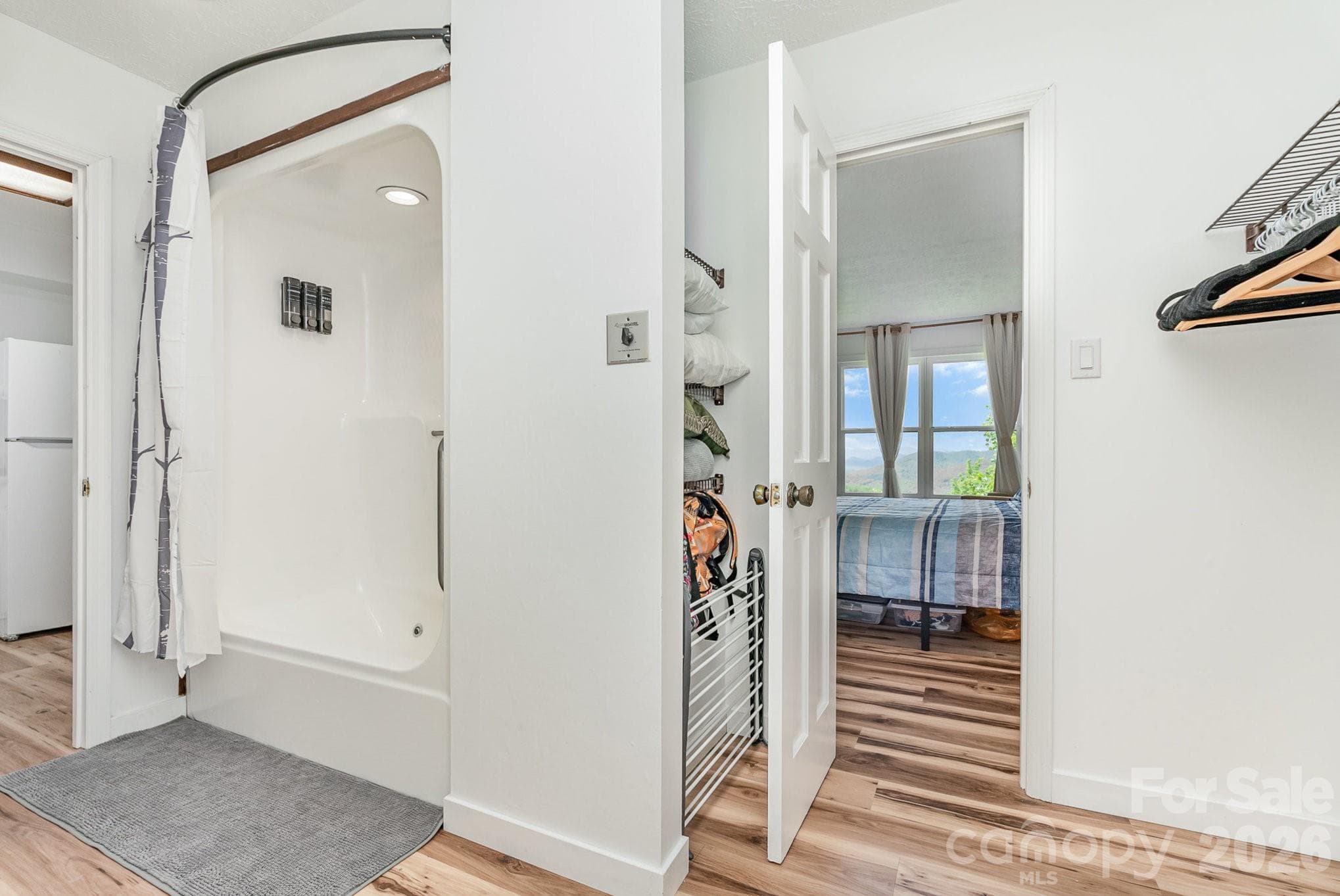 Condominium at 508 Over Look Drive, Burnsville, photo 11 of 28