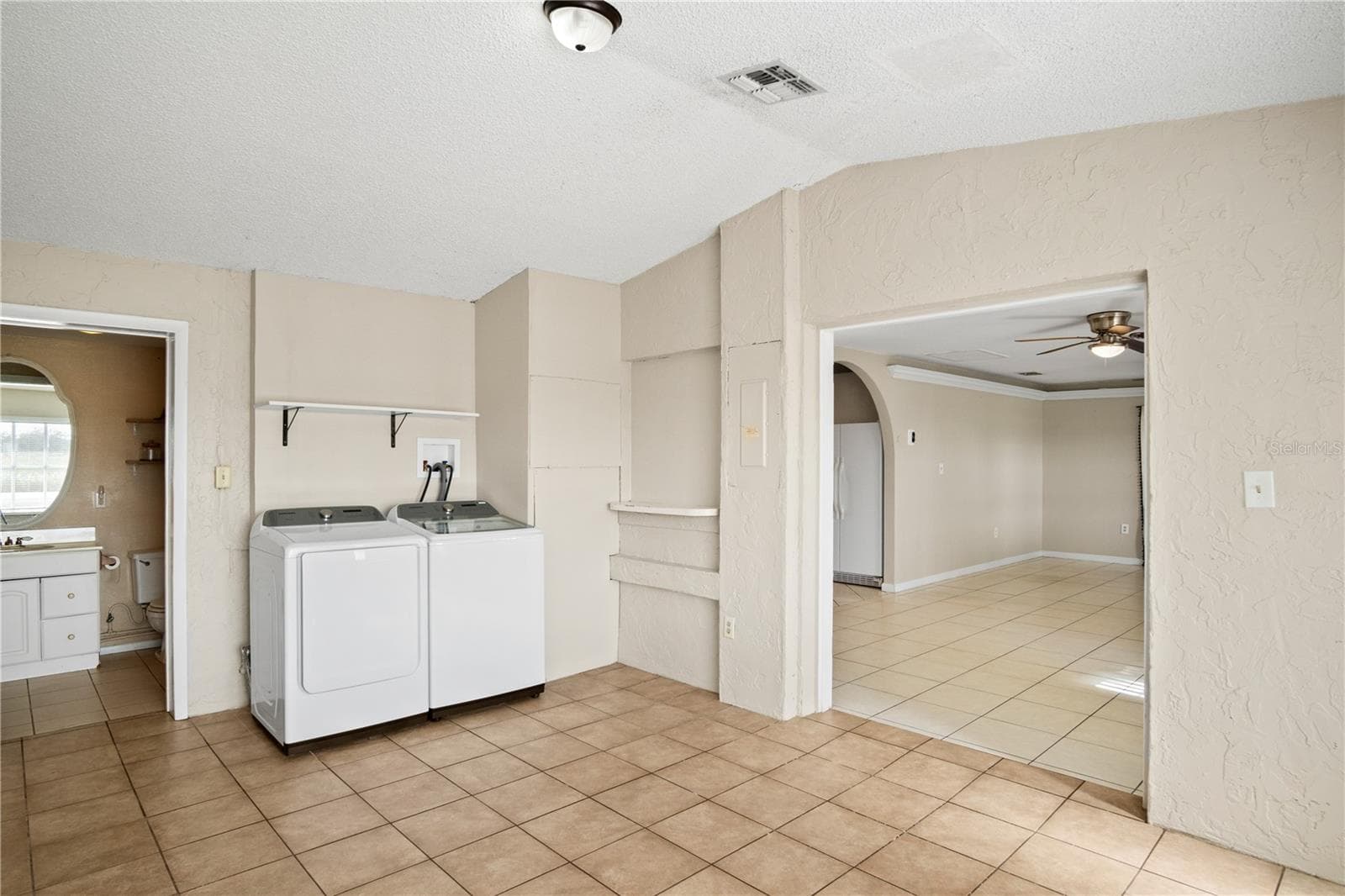 Single Family Residence at 805 CENTER ST, DUNDEE, photo 6 of 31