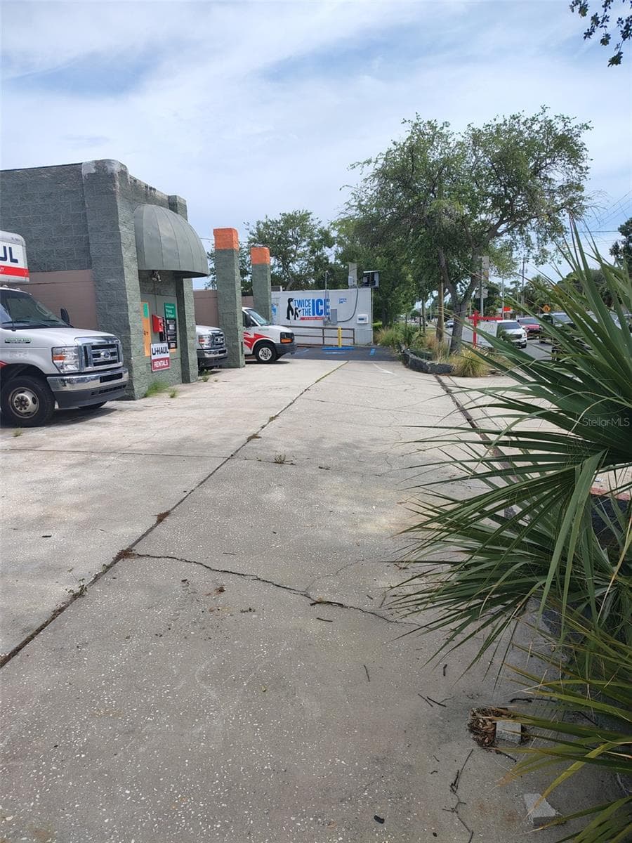 Business at 4902 S MANHATTAN AVE, TAMPA, photo 2 of 7