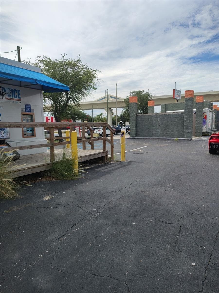 Business at 4902 S MANHATTAN AVE, TAMPA, photo 5 of 7