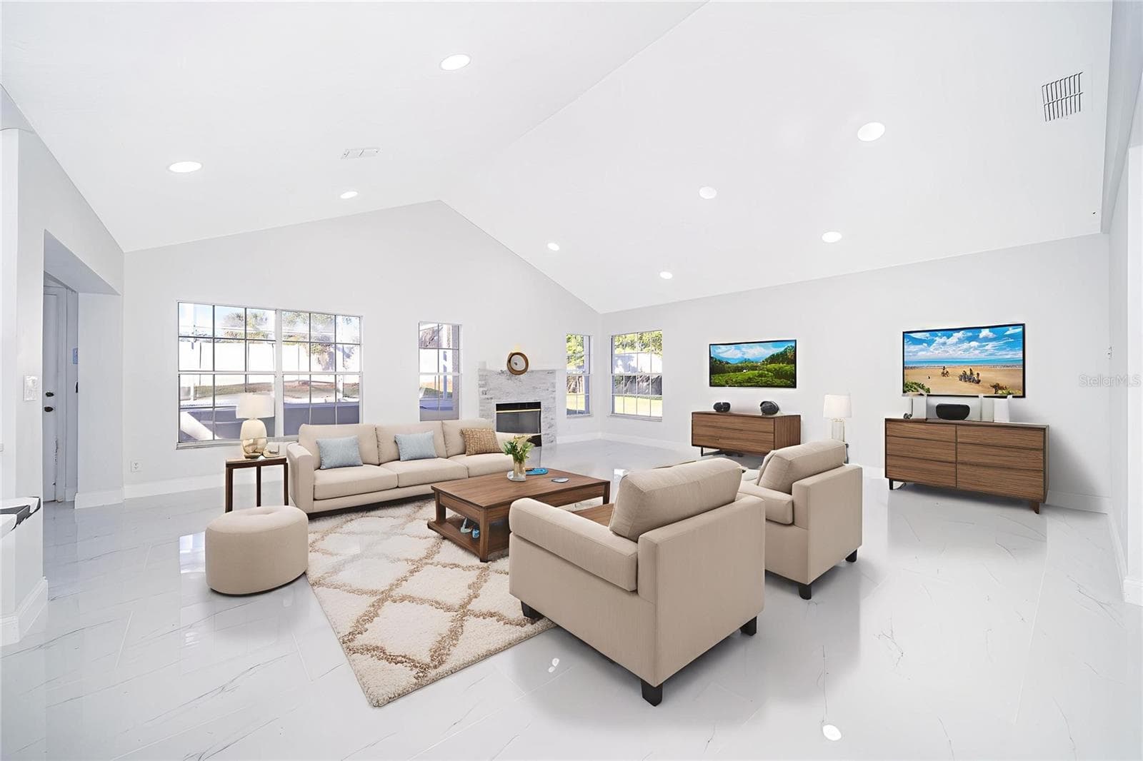 Single Family Residence at 1250 GLENMORE DR, APOPKA, photo 10 of 47