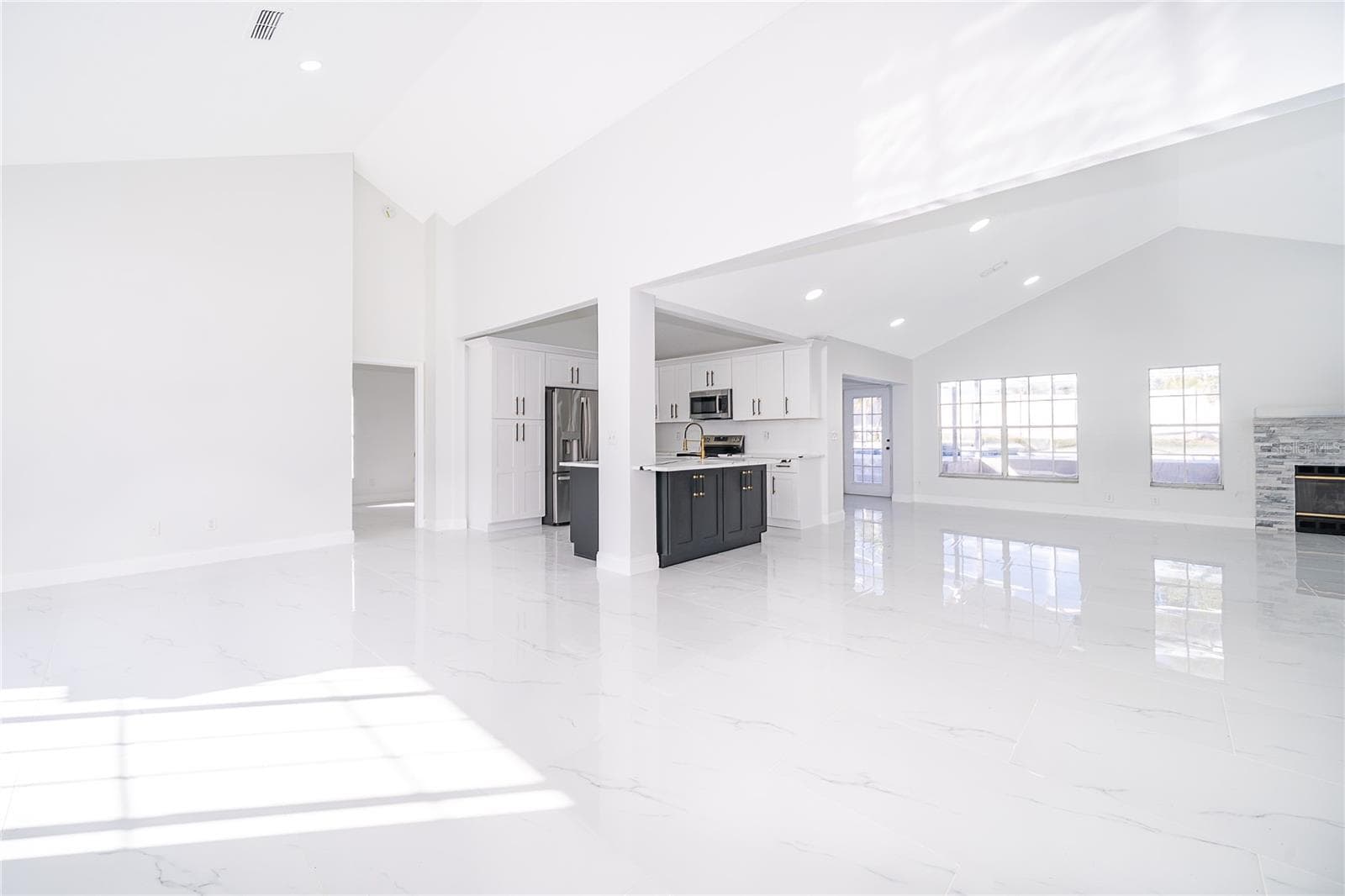 Single Family Residence at 1250 GLENMORE DR, APOPKA, photo 11 of 47