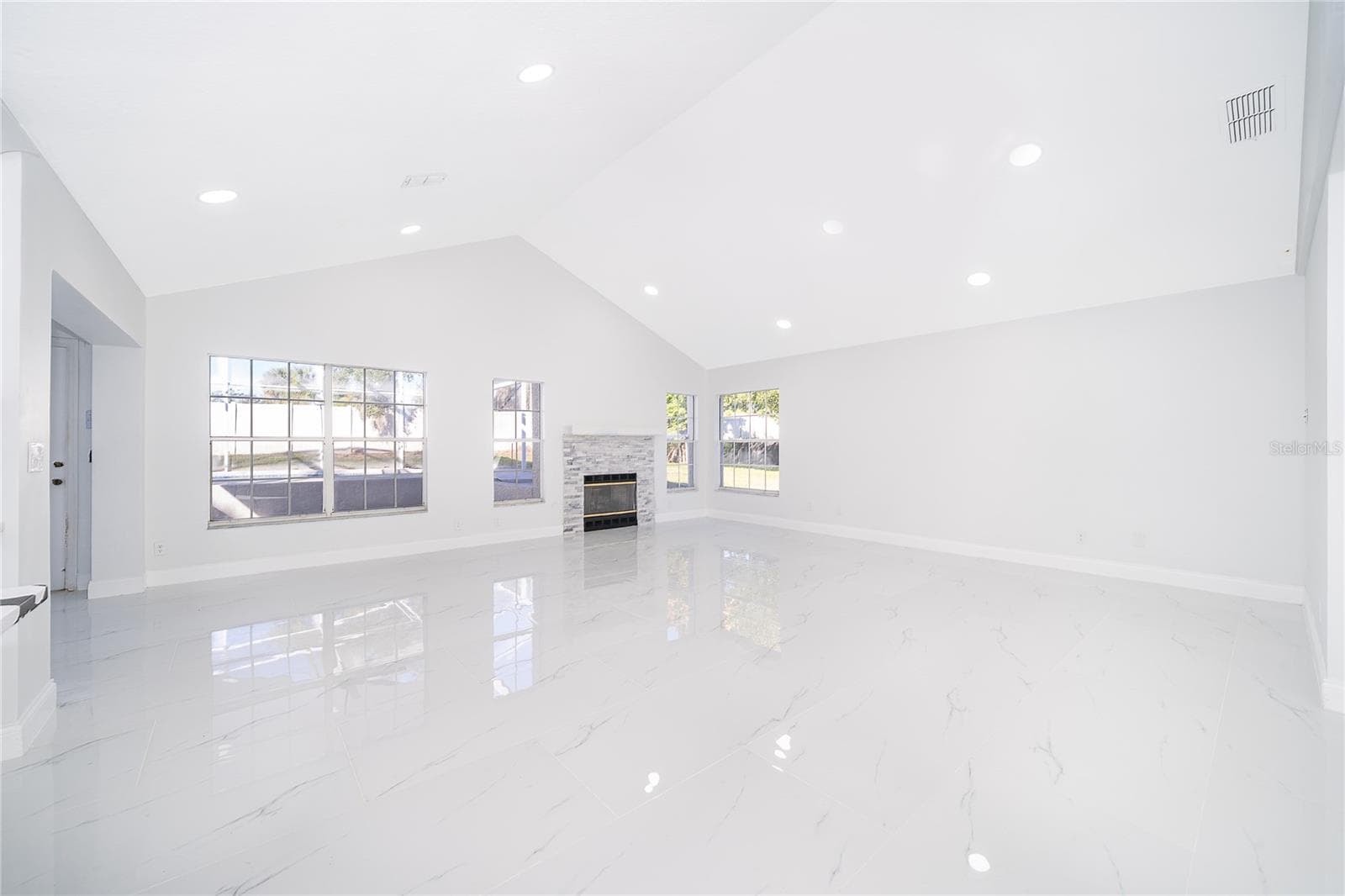Single Family Residence at 1250 GLENMORE DR, APOPKA, photo 18 of 47