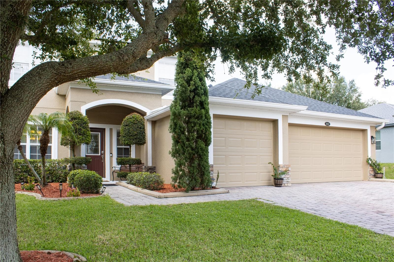 1112 GLENRAVEN LN