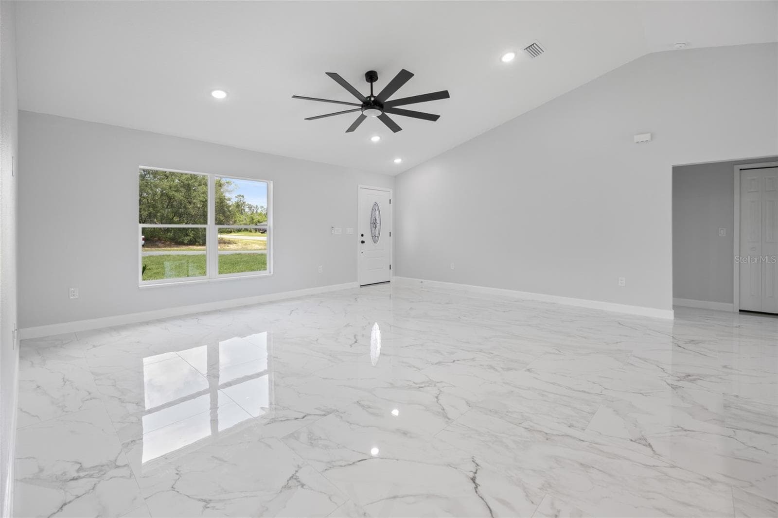 Single Family Residence at 11372 SW 177TH CT, DUNNELLON, photo 5 of 20