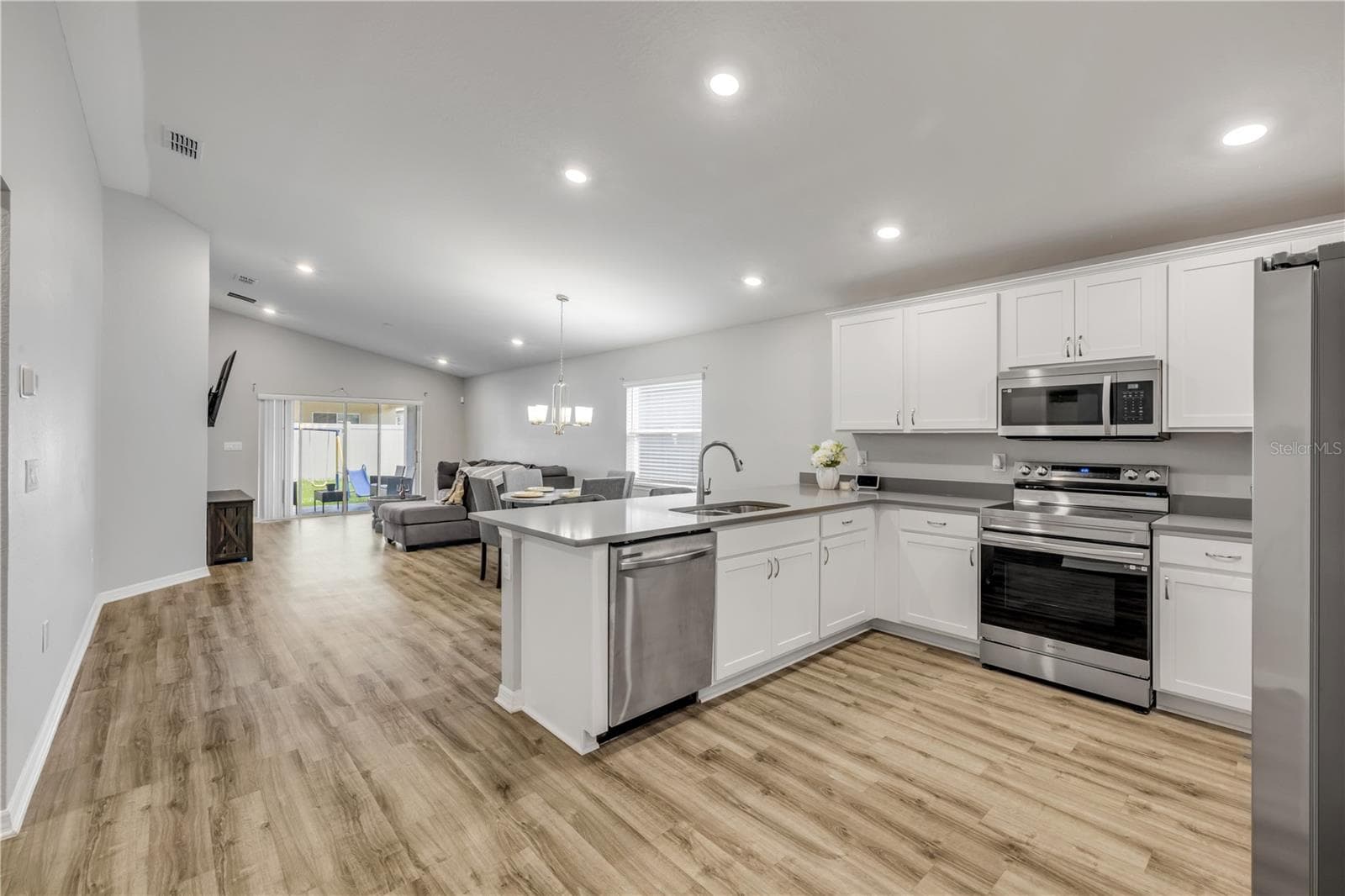 Single Family Residence at 3927 PALAZZO PL, WINTER HAVEN, photo 9 of 53
