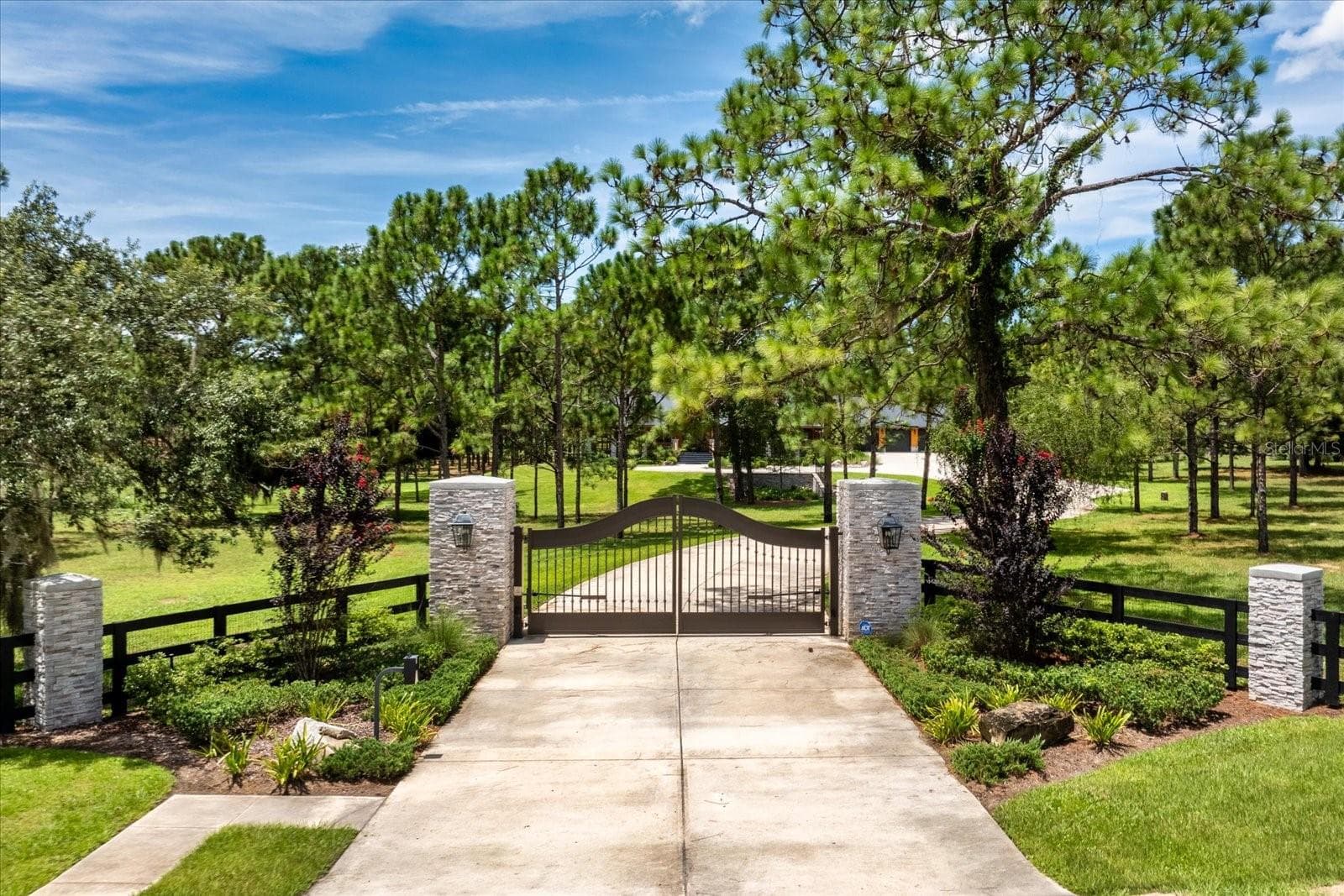 Single Family Residence at 5208 EFFIE DR, APOPKA, photo 2 of 73