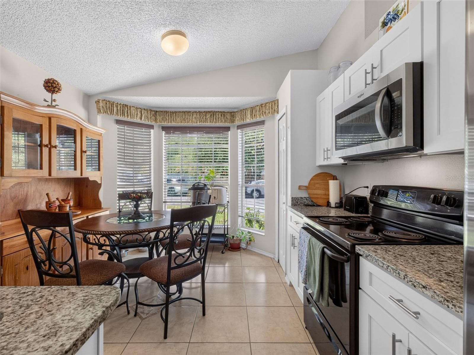Single Family Residence at 10225 CODY LN, ORLANDO, photo 3 of 23