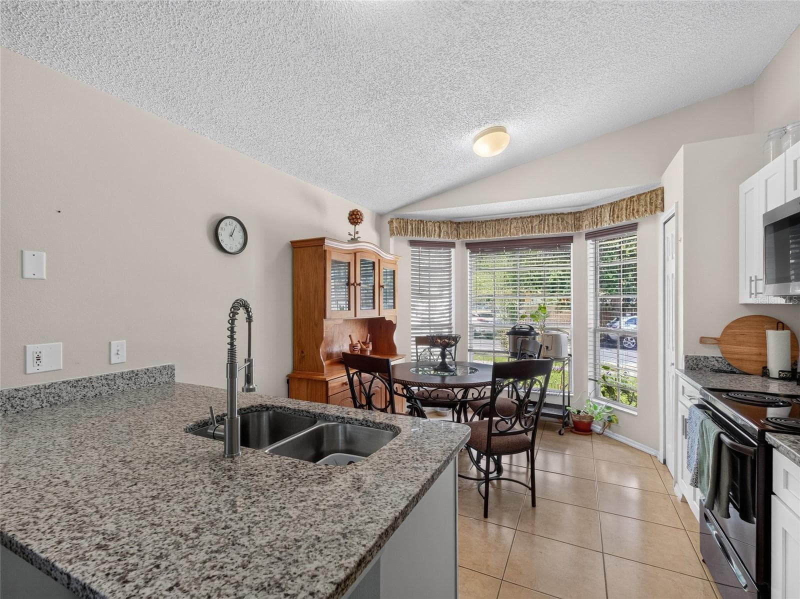Single Family Residence at 10225 CODY LN, ORLANDO, photo 4 of 23