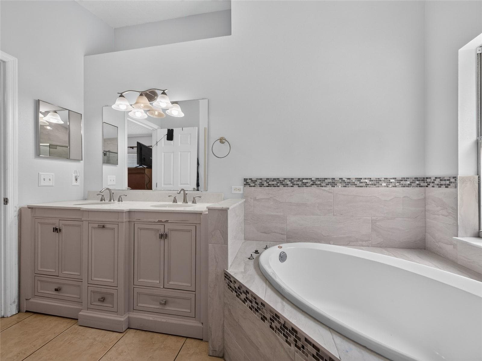 Single Family Residence at 10225 CODY LN, ORLANDO, photo 12 of 23