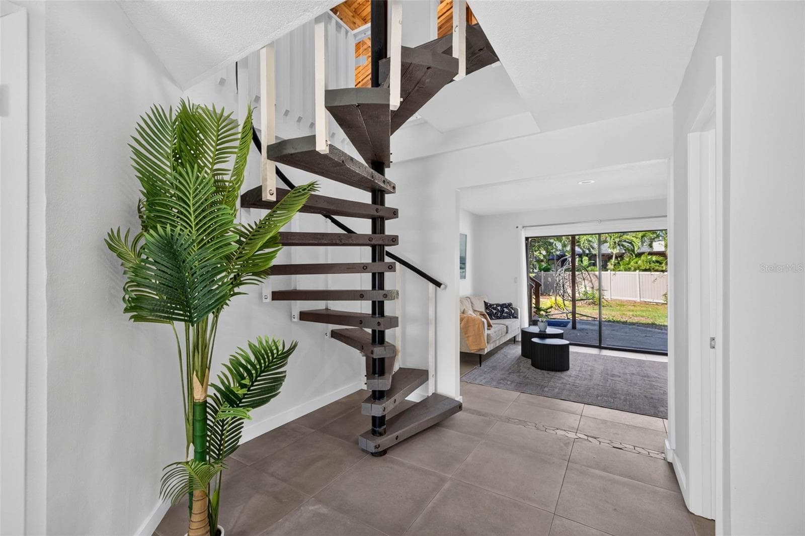 Single Family Residence at 1300 PLEASANT WAY S, ST PETERSBURG, photo 5 of 48