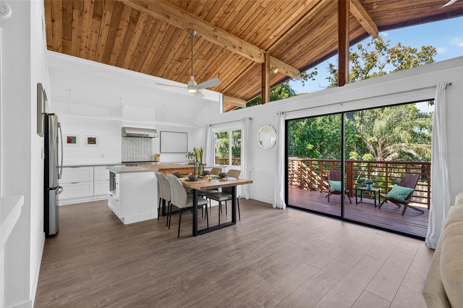 Single Family Residence at 1300 PLEASANT WAY S, ST PETERSBURG, photo 17 of 48