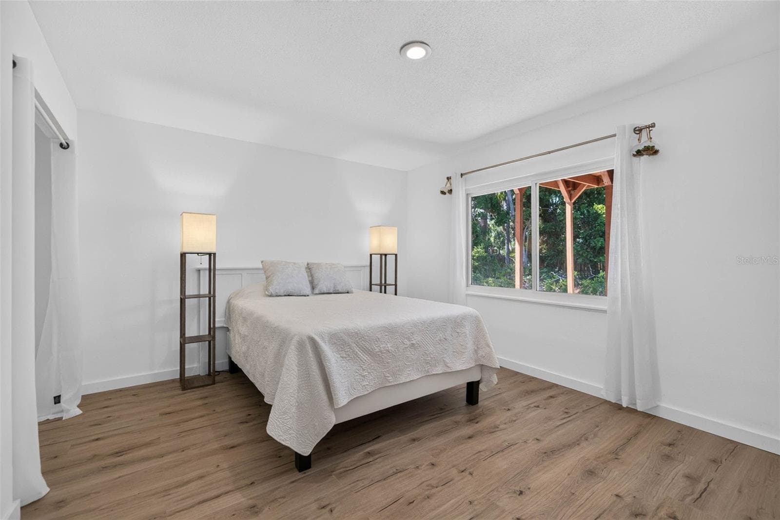 Single Family Residence at 1300 PLEASANT WAY S, ST PETERSBURG, photo 21 of 48
