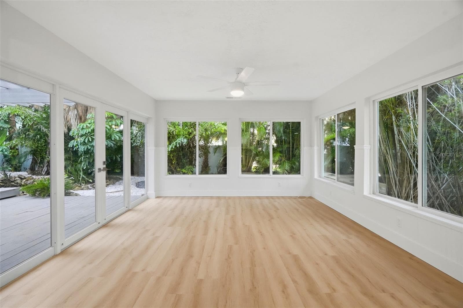 Sun Room - 15814 3RD ST E, REDINGTON BEACH