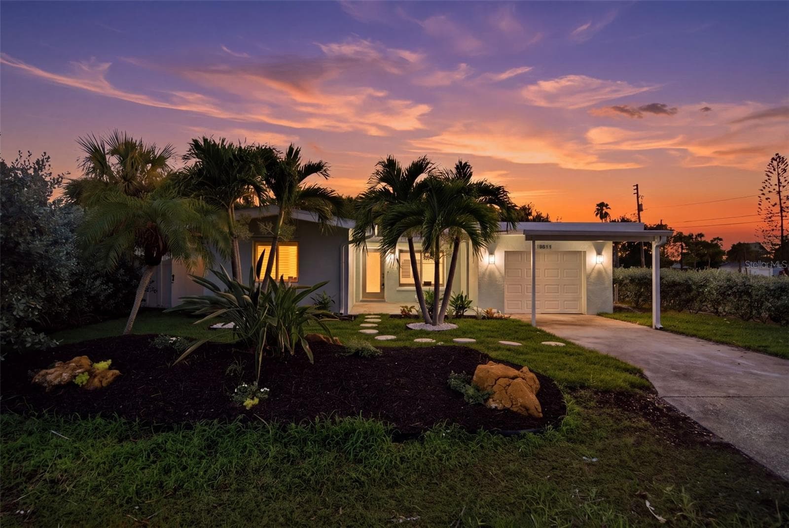 Front Yard - 15814 3RD ST E, REDINGTON BEACH
