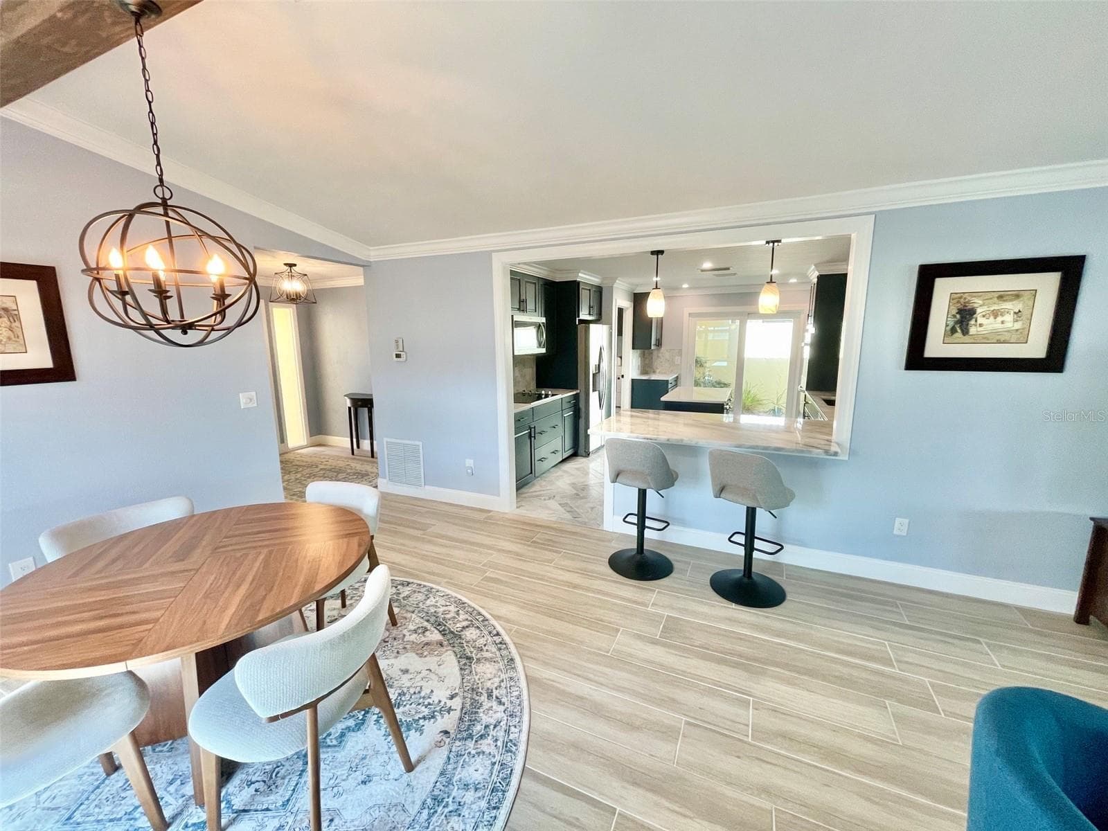 Dining & Breakfast Bar - 44 SANDSTONE CIR, VENICE