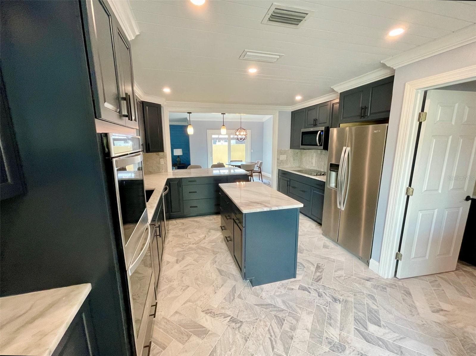 Kitchen - 44 SANDSTONE CIR, VENICE