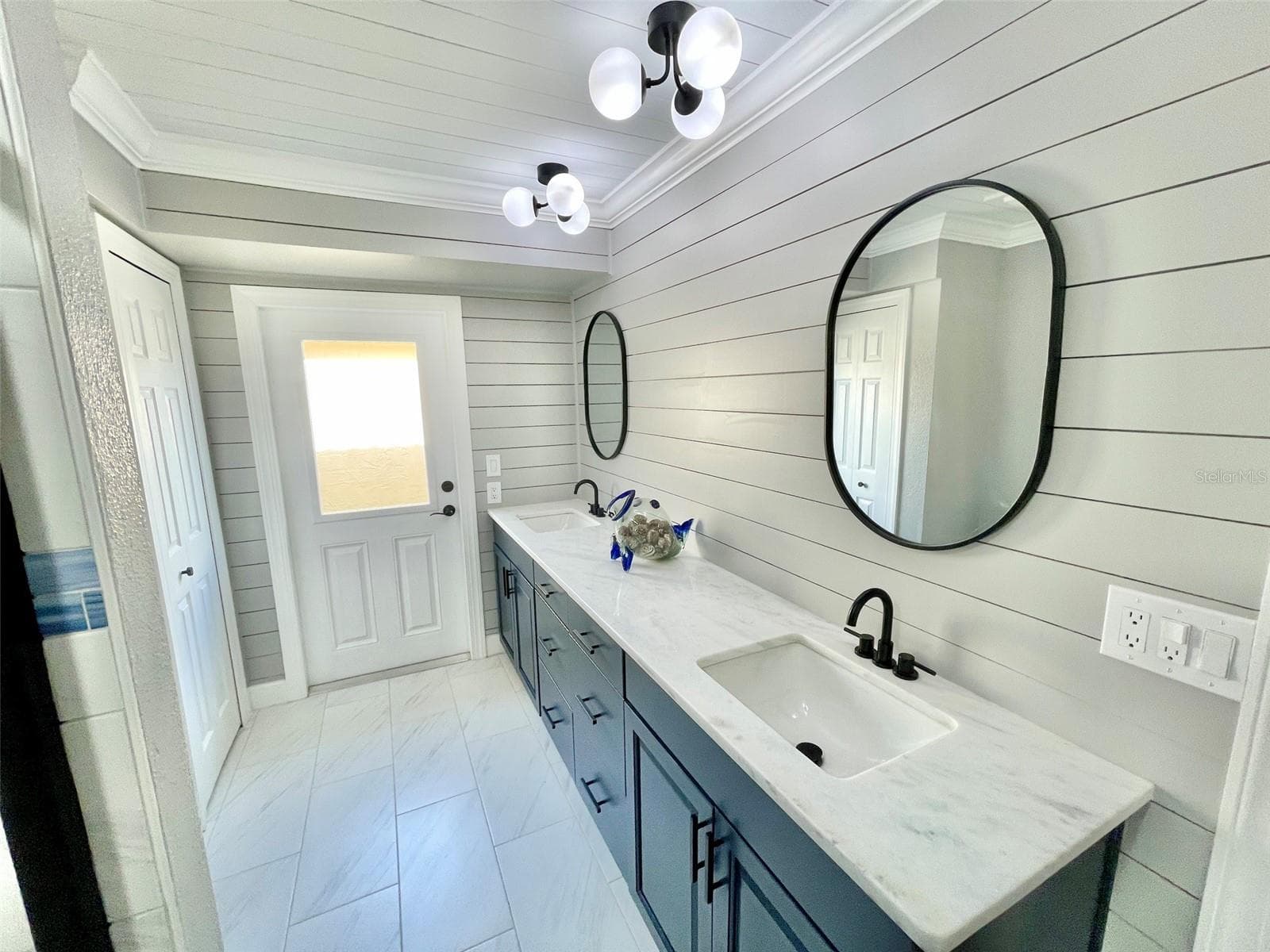 Master Bathroom - 44 SANDSTONE CIR, VENICE