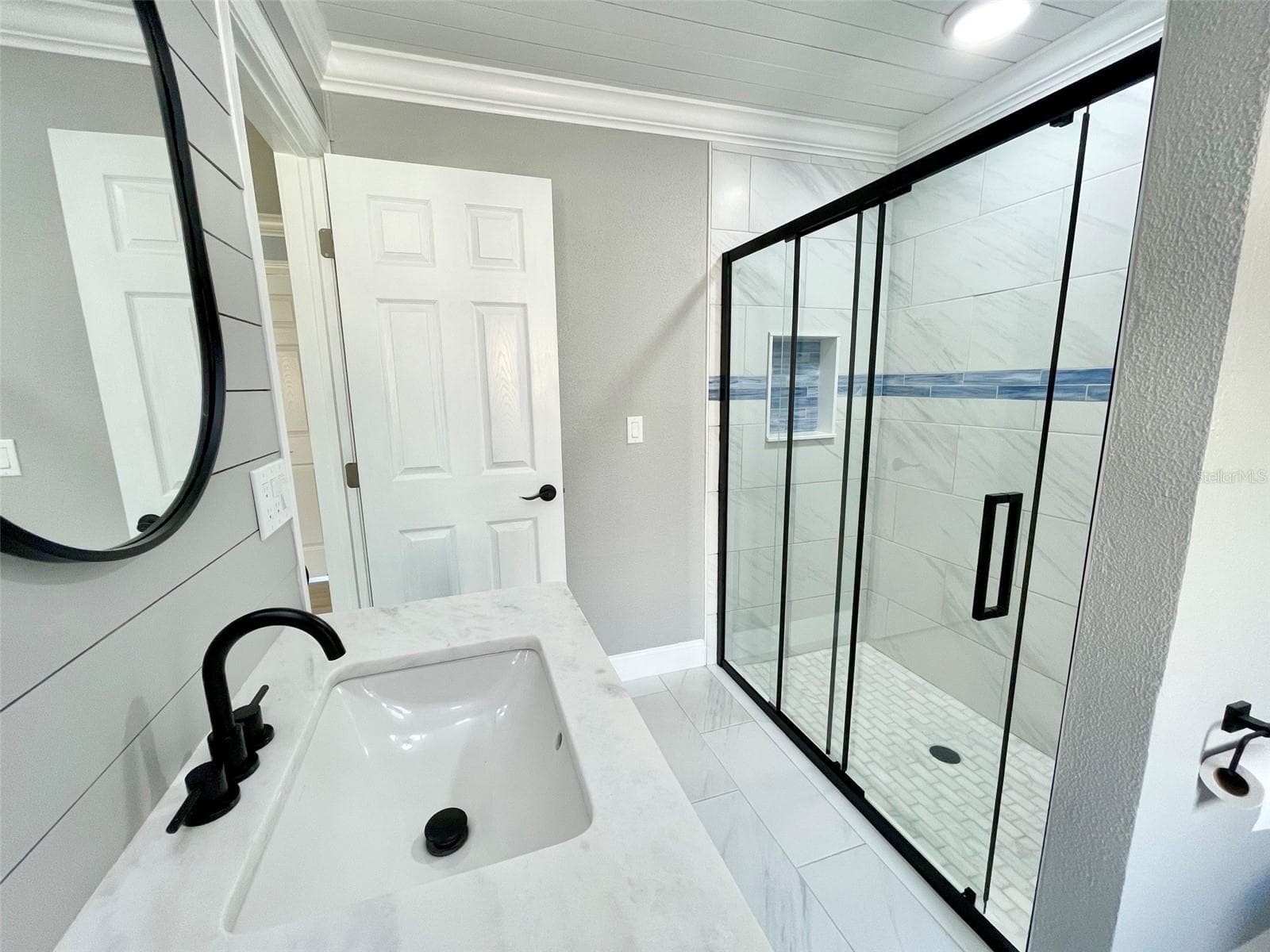 Master Bathroom - 44 SANDSTONE CIR, VENICE