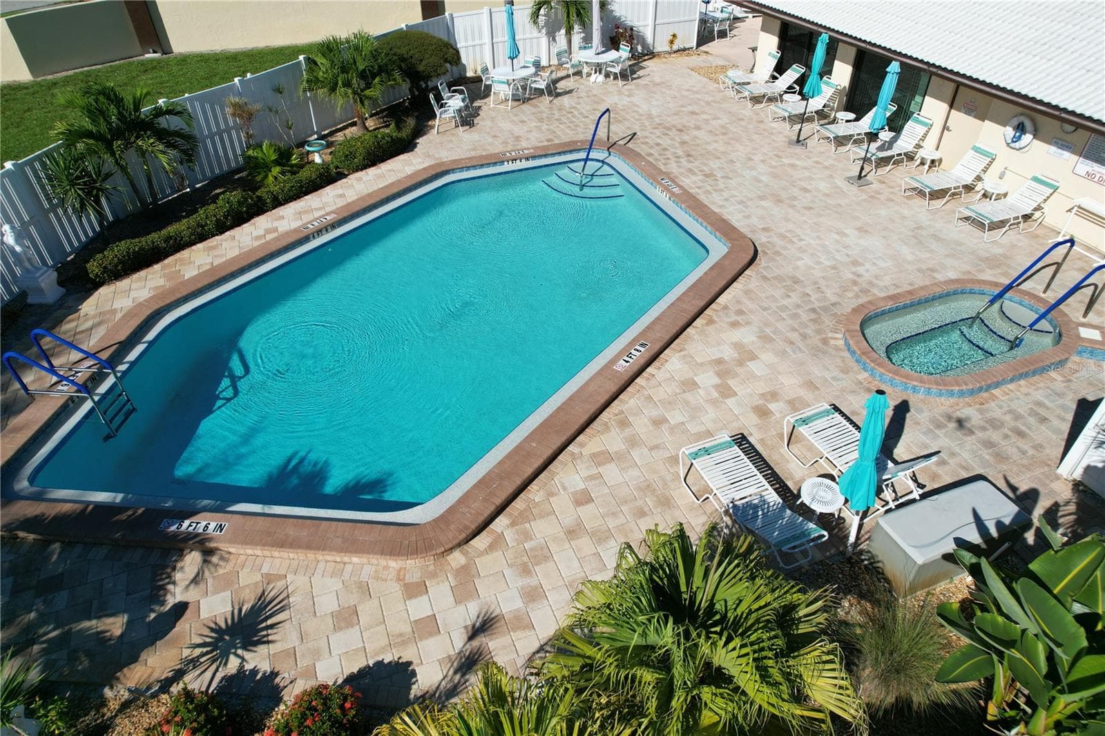 Pool & Spa - 44 SANDSTONE CIR, VENICE