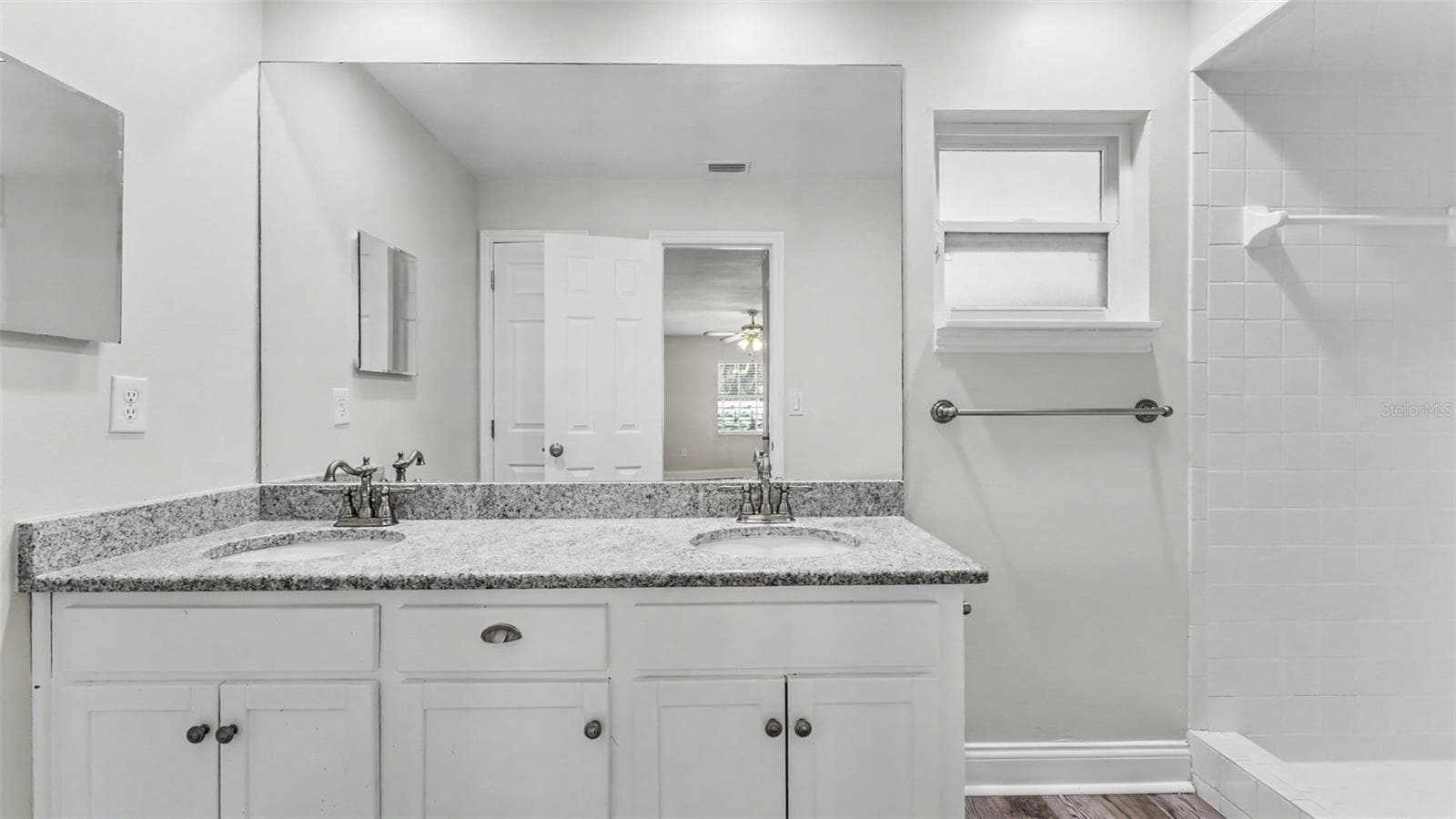 Single Family Residence at 4520 OLD COLONY RD, MULBERRY, photo 4 of 18