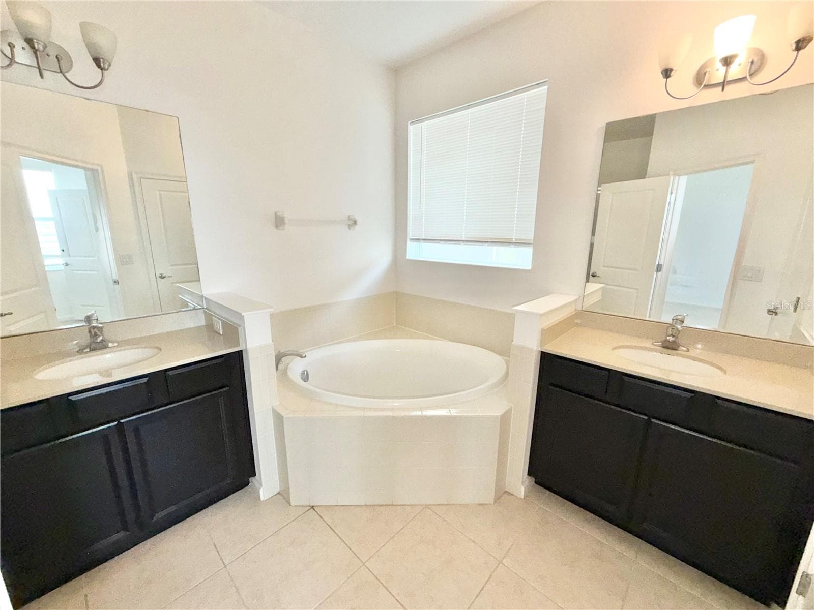 Single Family Residence at 2240 RUSH BAY WAY, ORLANDO, photo 16 of 24