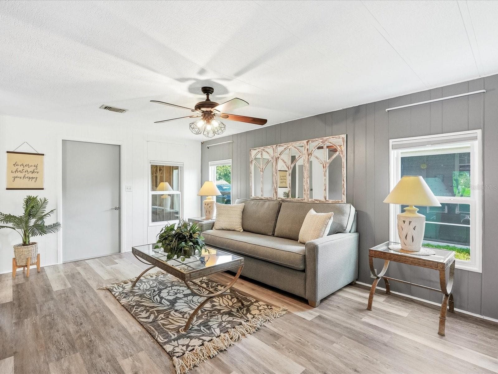 Living room - 6324 SPARROW LN, ENGLEWOOD