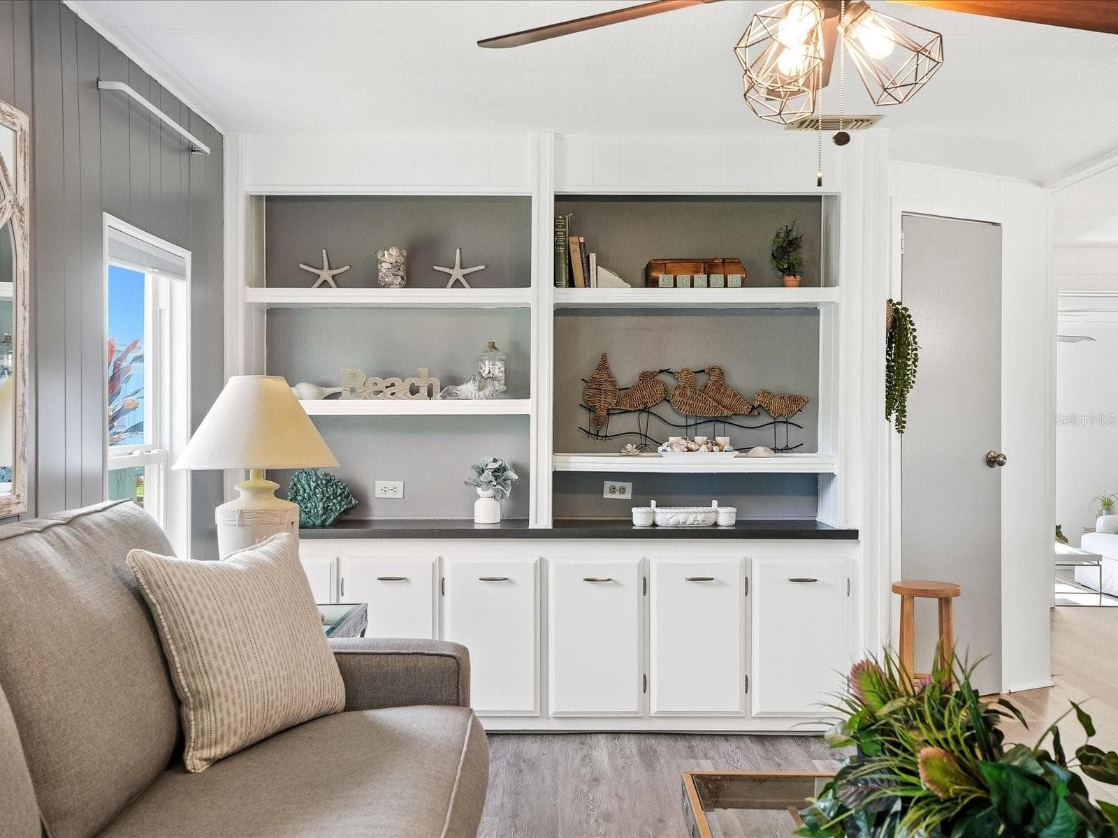 Living room - 6324 SPARROW LN, ENGLEWOOD