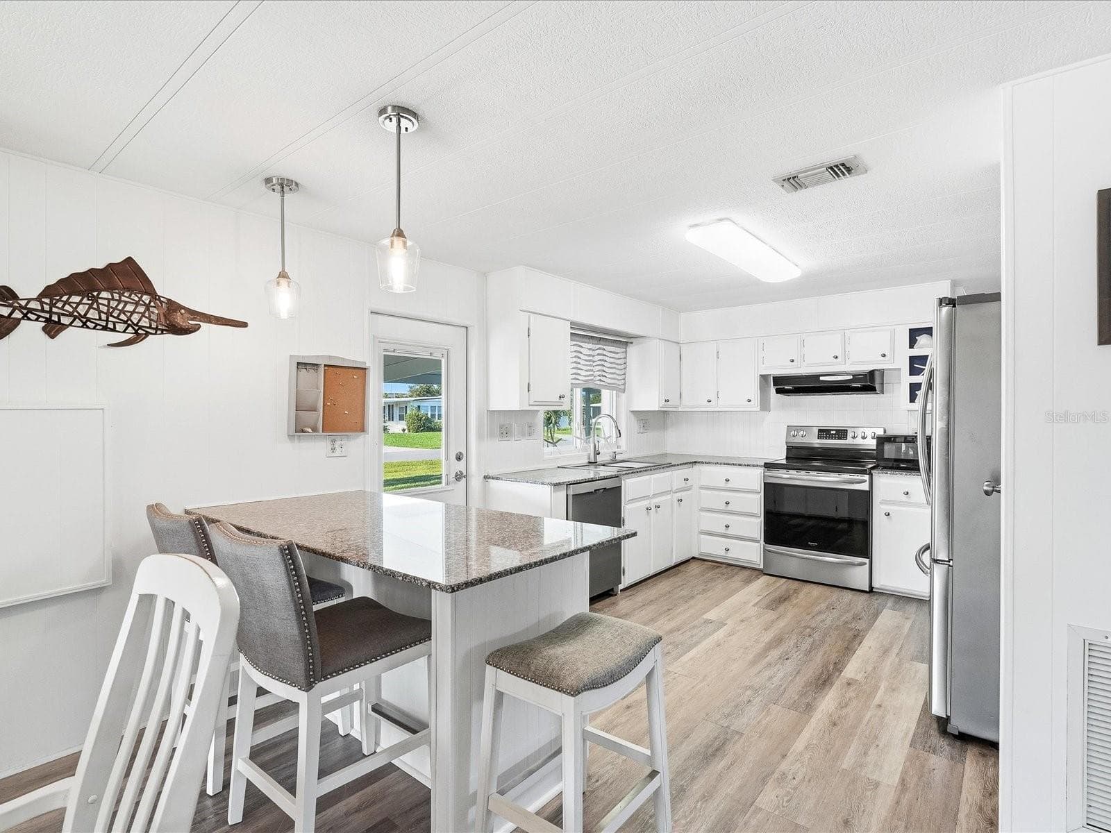 Kitchen - 6324 SPARROW LN, ENGLEWOOD
