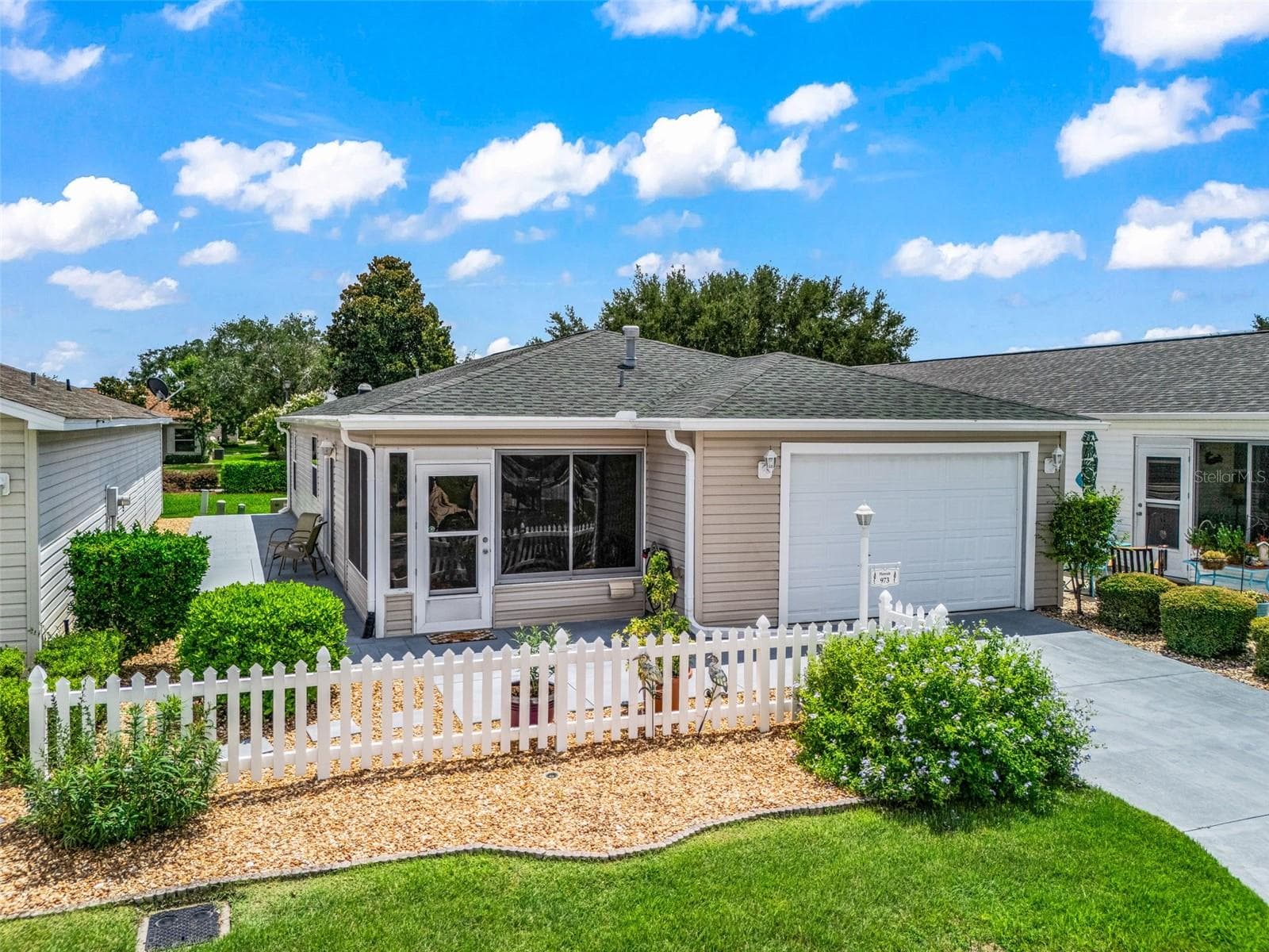 Villa at 973 YORK TER, THE VILLAGES, photo 4 of 44