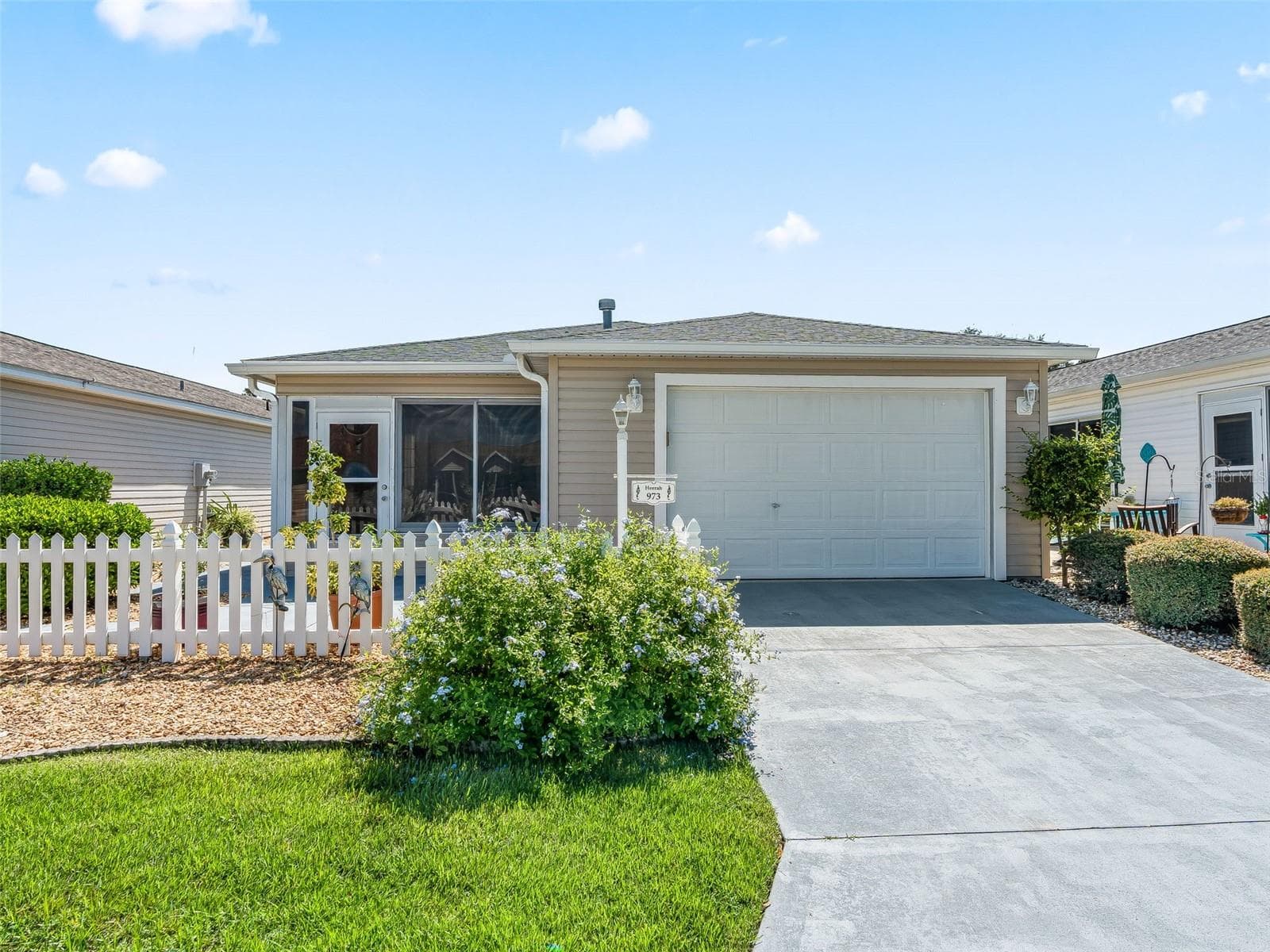 Villa at 973 YORK TER, THE VILLAGES, photo 5 of 44
