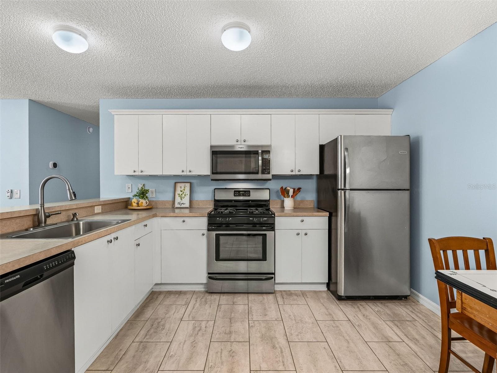 Villa at 973 YORK TER, THE VILLAGES, photo 21 of 44