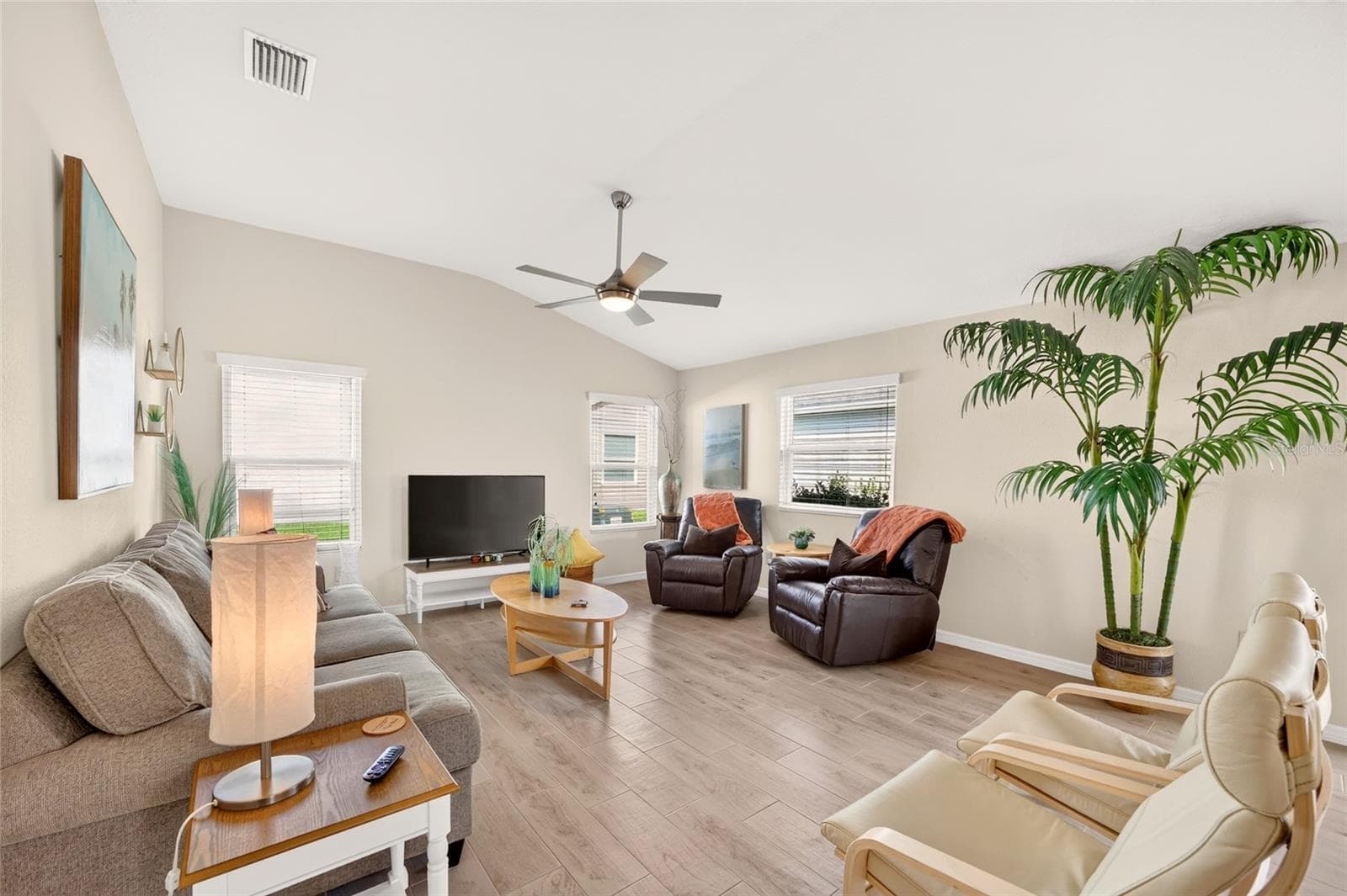 Villa at 5844 MARSH CT, THE VILLAGES, photo 13 of 37