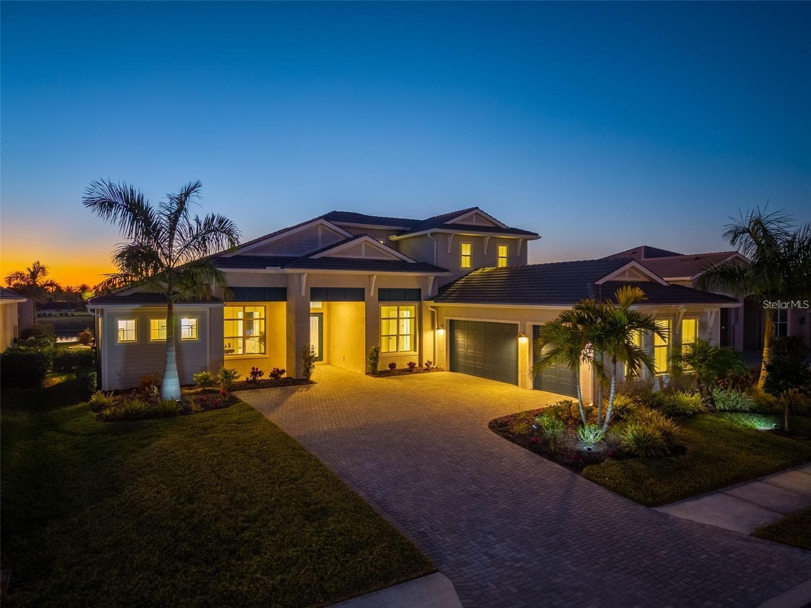 Single Family Residence at 8444 CANE BAY CT, LAKEWOOD RANCH, photo 3 of 81