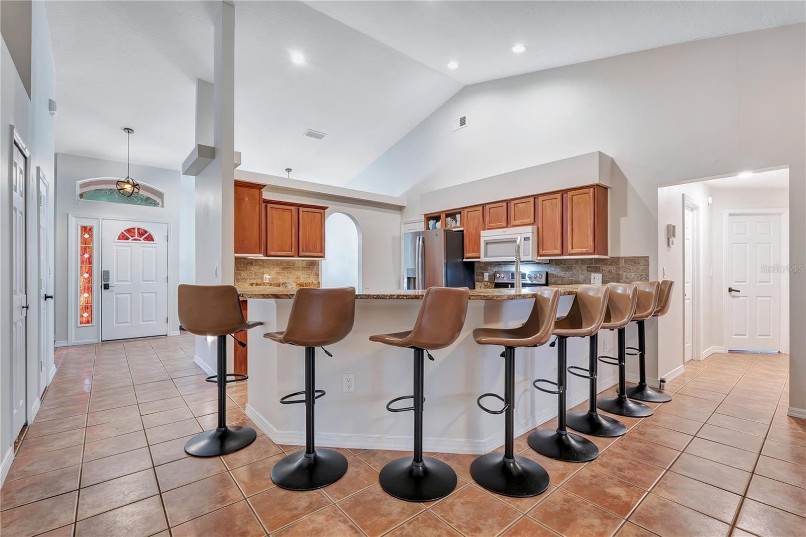 Bar Seating for up to 8 people - 836 ELM FOREST DR, MINNEOLA