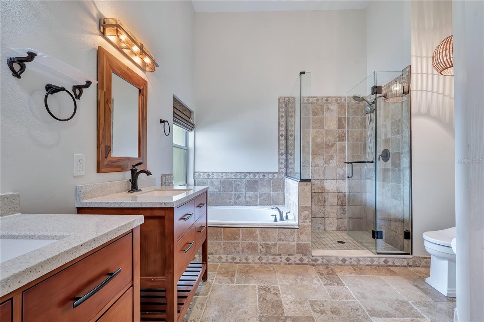 Primary Ensuite with updated walk-in shower - 836 ELM FOREST DR, MINNEOLA