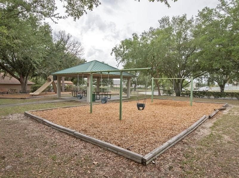 Community Playground & Picnic Area - 836 ELM FOREST DR, MINNEOLA