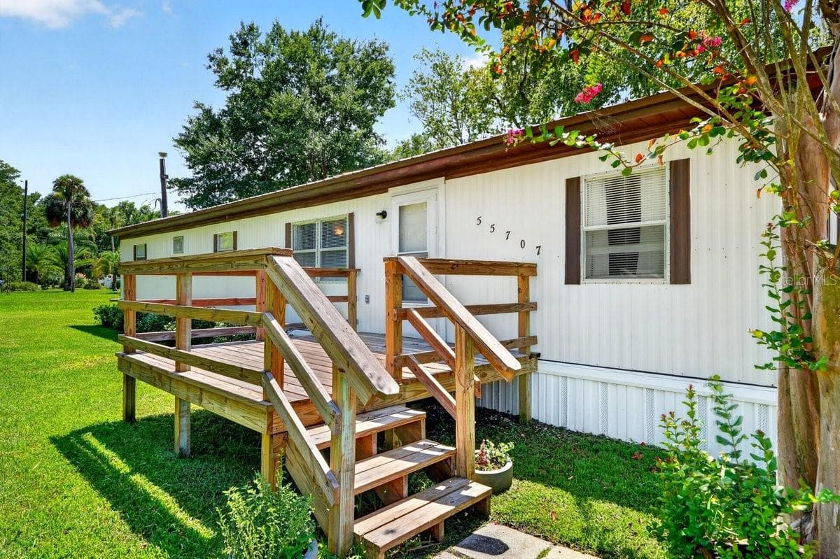 Mobile Home at 55707 JAMIE DR, ASTOR, photo 9 of 47
