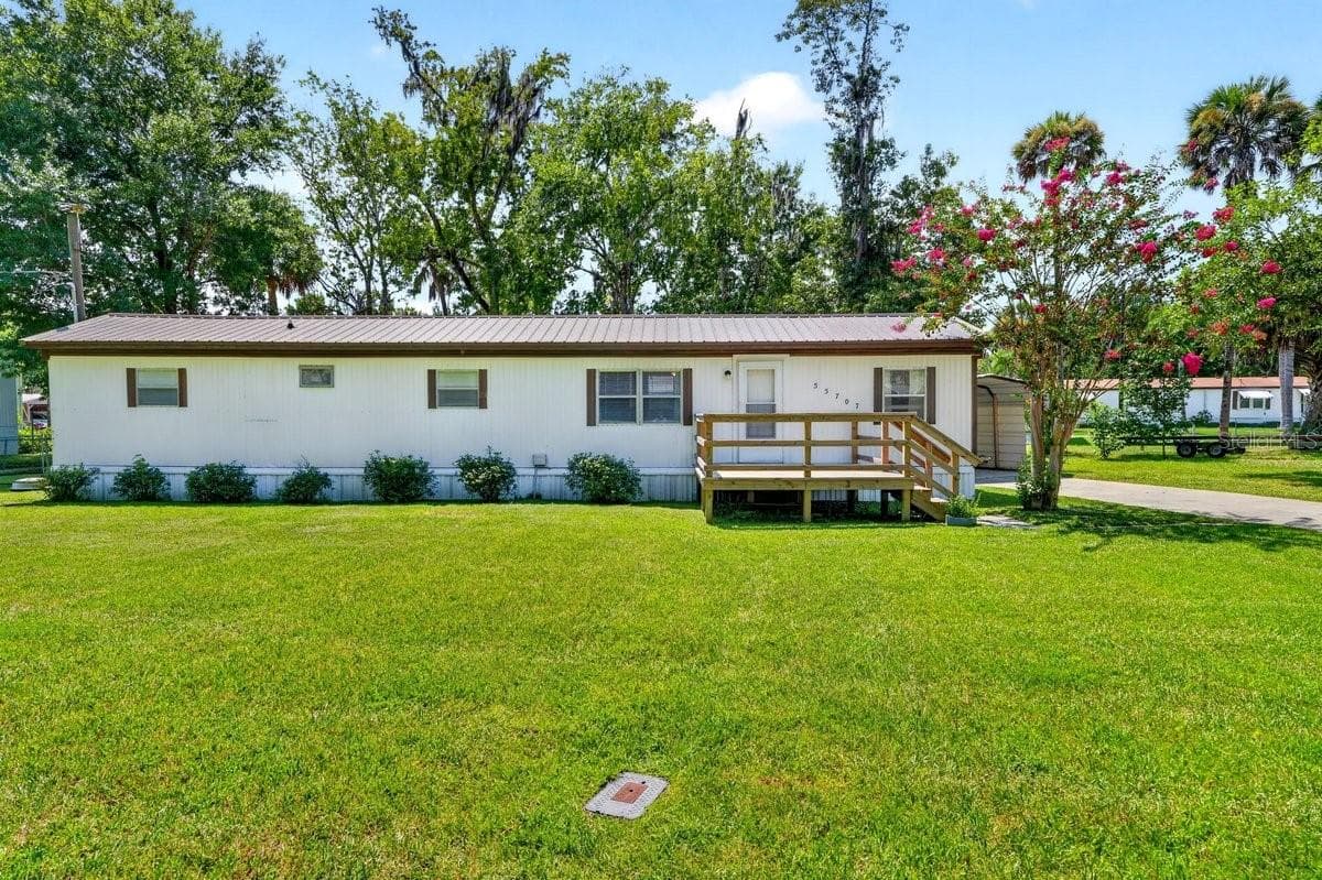 Mobile Home at 55707 JAMIE DR, ASTOR, photo 11 of 47