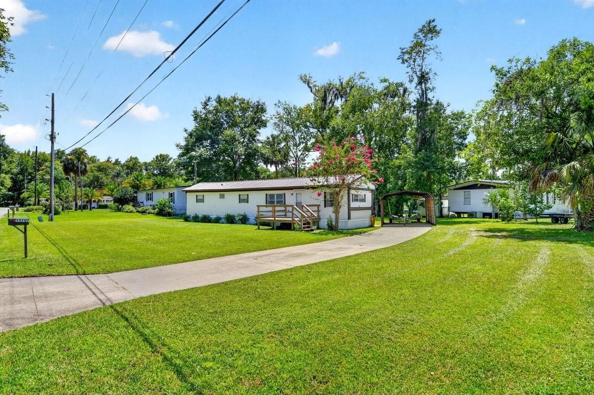 Mobile Home at 55707 JAMIE DR, ASTOR, photo 12 of 47