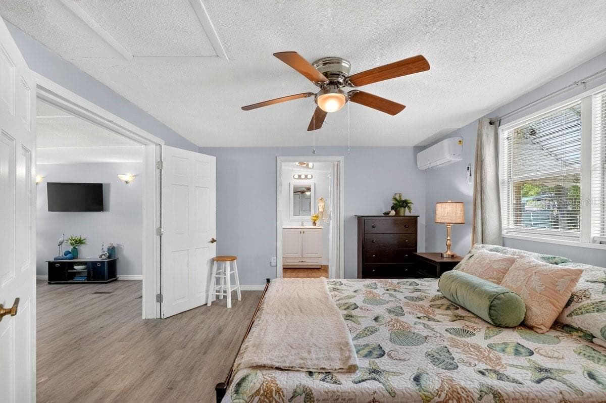 Mobile Home at 55707 JAMIE DR, ASTOR, photo 28 of 47