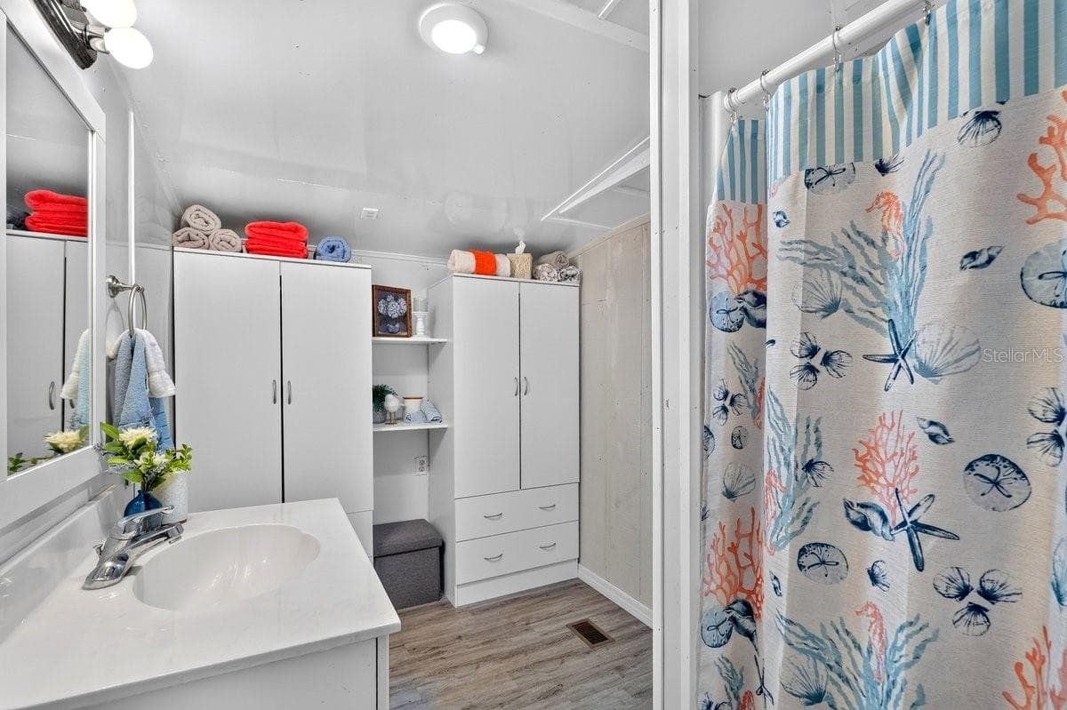 Mobile Home at 55707 JAMIE DR, ASTOR, photo 30 of 47