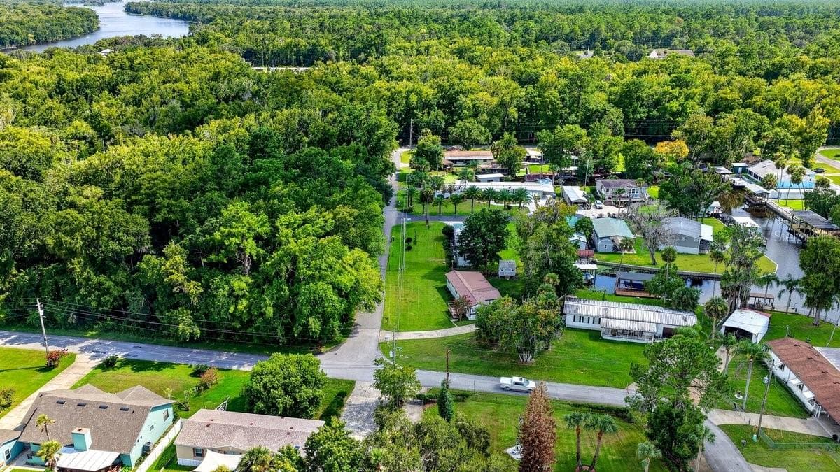 Mobile Home at 55707 JAMIE DR, ASTOR, photo 44 of 47