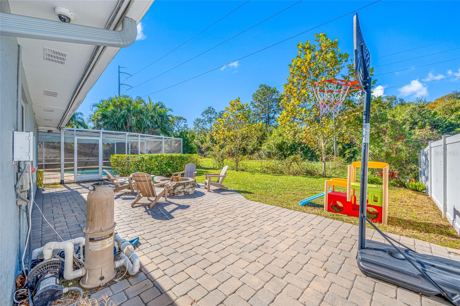 Single Family Residence at 1862 DEL ROBLES DR, CLEARWATER, photo 69 of 89