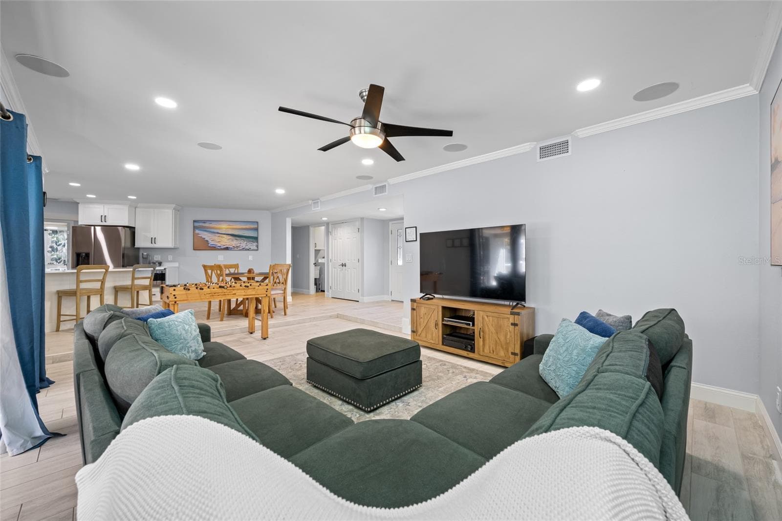 Living Area - 1862 DEL ROBLES DR, CLEARWATER
