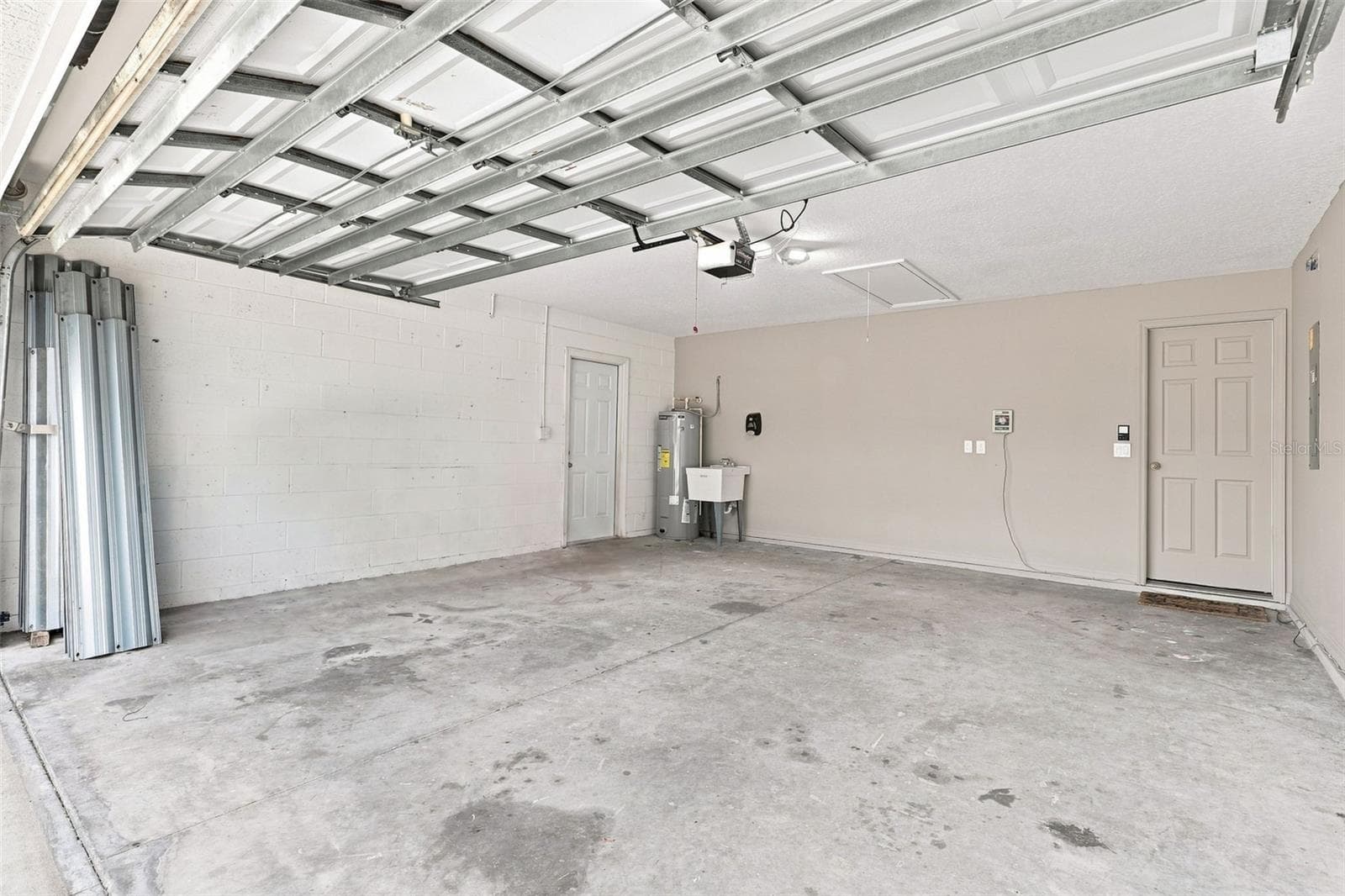 Single Family Residence at 1955 LINDHURST AVE, DELTONA, photo 34 of 41
