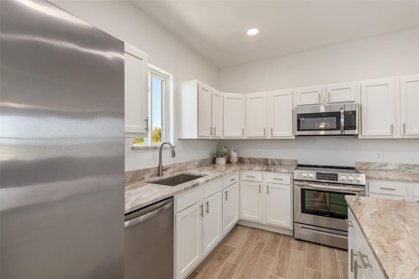 Single Family Residence at 3140 SWEET GUM DR, PUNTA GORDA, photo 7 of 36