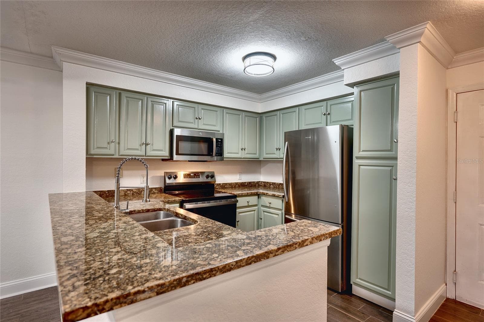 Condominium at 13815 FAIRWAY ISLAND DR #1335, ORLANDO, photo 4 of 28