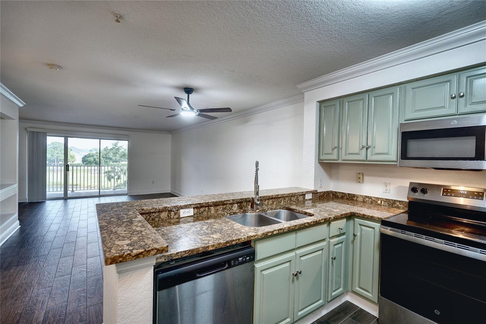 Condominium at 13815 FAIRWAY ISLAND DR #1335, ORLANDO, photo 5 of 28